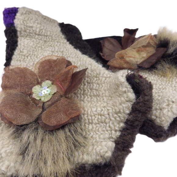 Lee Andersen Artsy Knit Hat & Fingerless Gloves main image 5